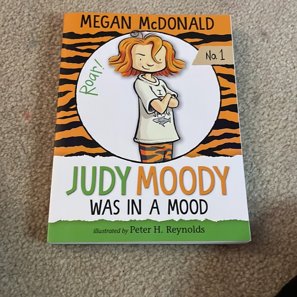 Books - Picture 9 of 10
